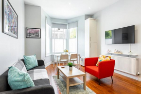 Refurbished StJohns Hill Apartment
